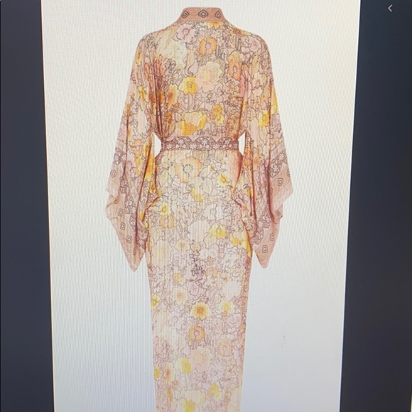 spell & the gypsy robe - Picture 2 of 4